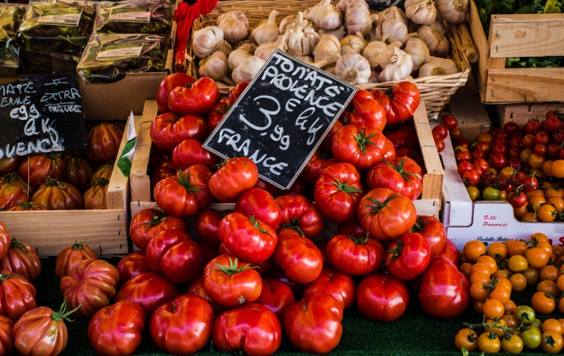 magasin-ST RAPHAEL-min_tomatoes-4050245